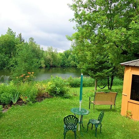 Motel Des Deux Lacs Waterloo Eksteriør bilde