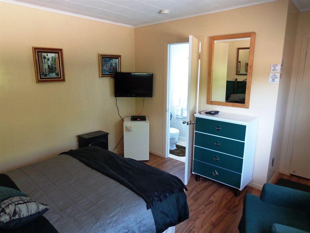 Motel Des Deux Lacs Waterloo Eksteriør bilde