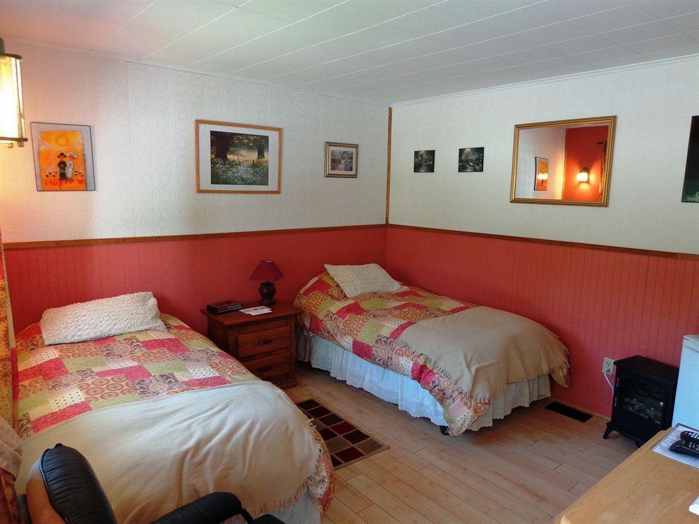 Motel Des Deux Lacs Waterloo Eksteriør bilde