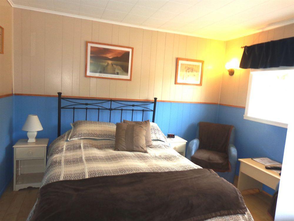 Motel Des Deux Lacs Waterloo Eksteriør bilde