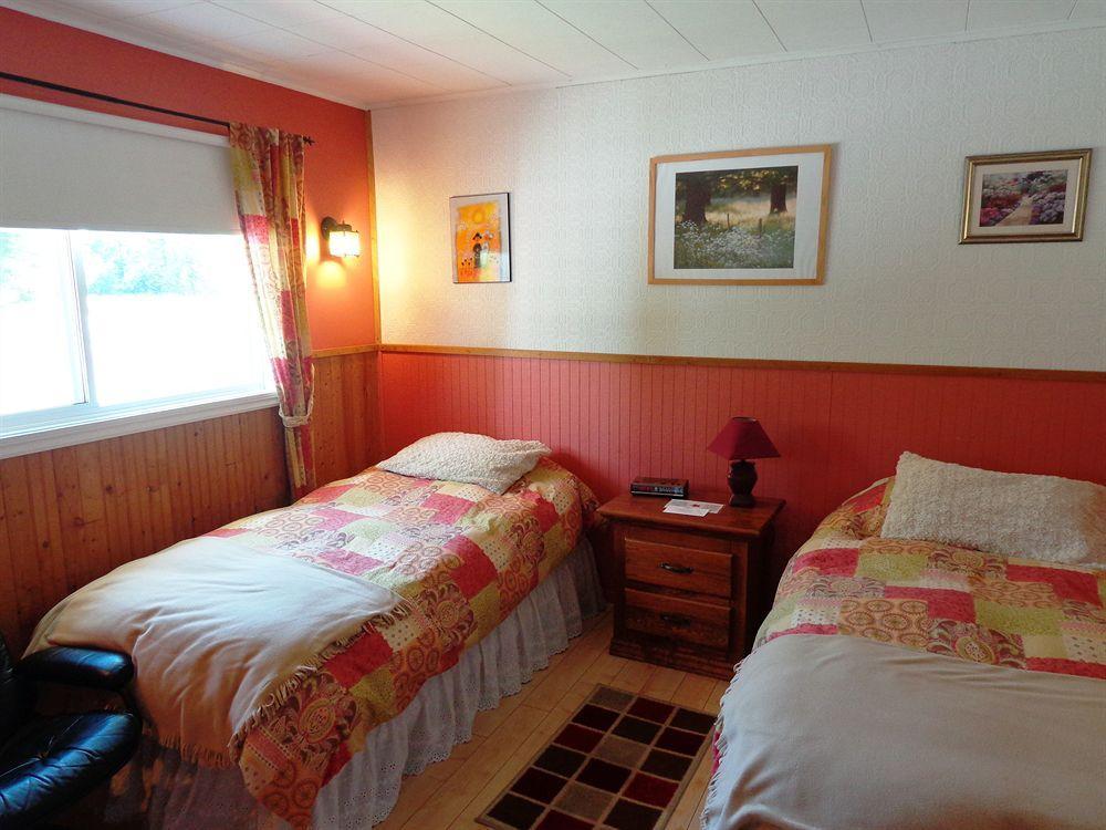 Motel Des Deux Lacs Waterloo Eksteriør bilde
