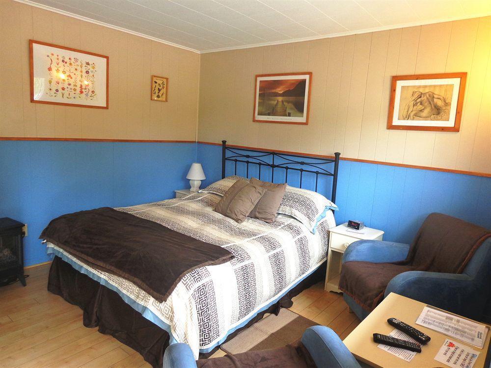 Motel Des Deux Lacs Waterloo Eksteriør bilde