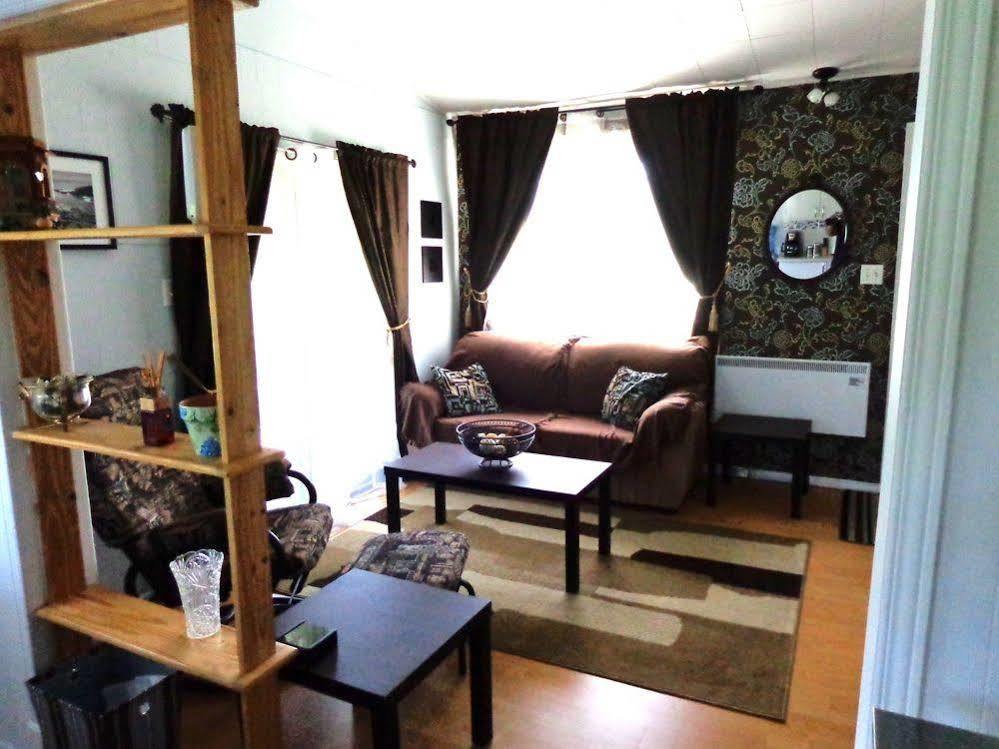 Motel Des Deux Lacs Waterloo Eksteriør bilde