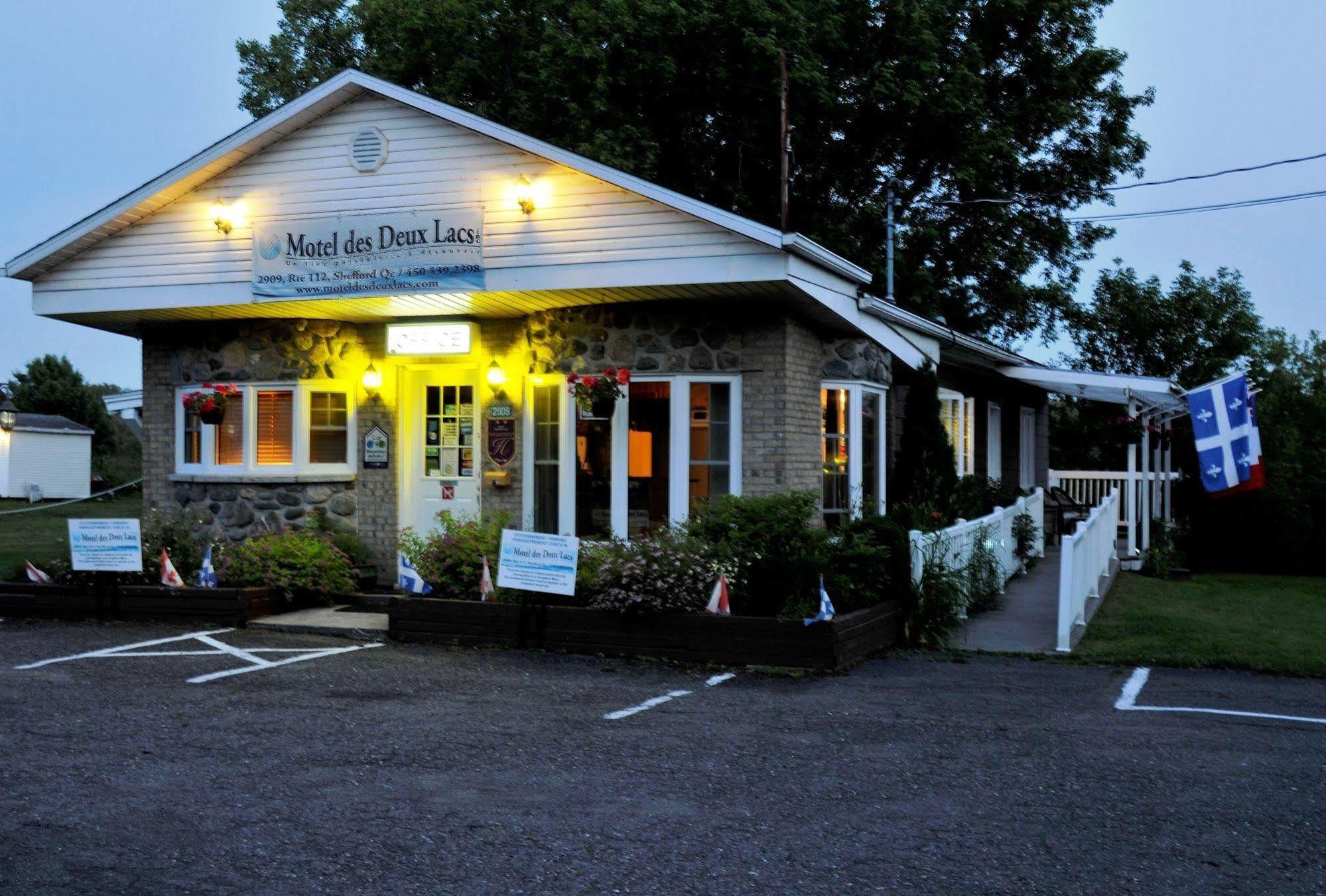 Motel Des Deux Lacs Waterloo Eksteriør bilde