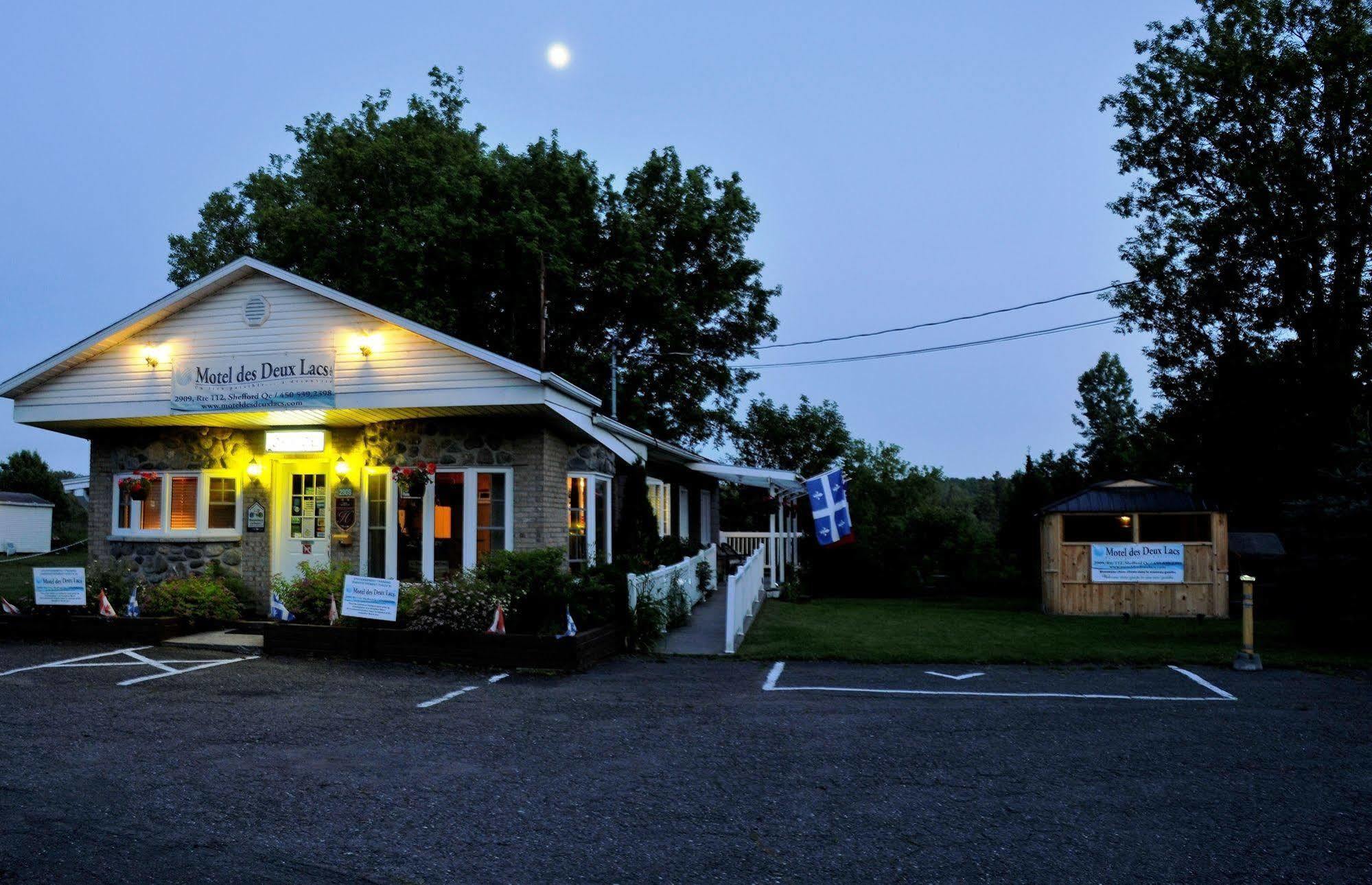 Motel Des Deux Lacs Waterloo Eksteriør bilde