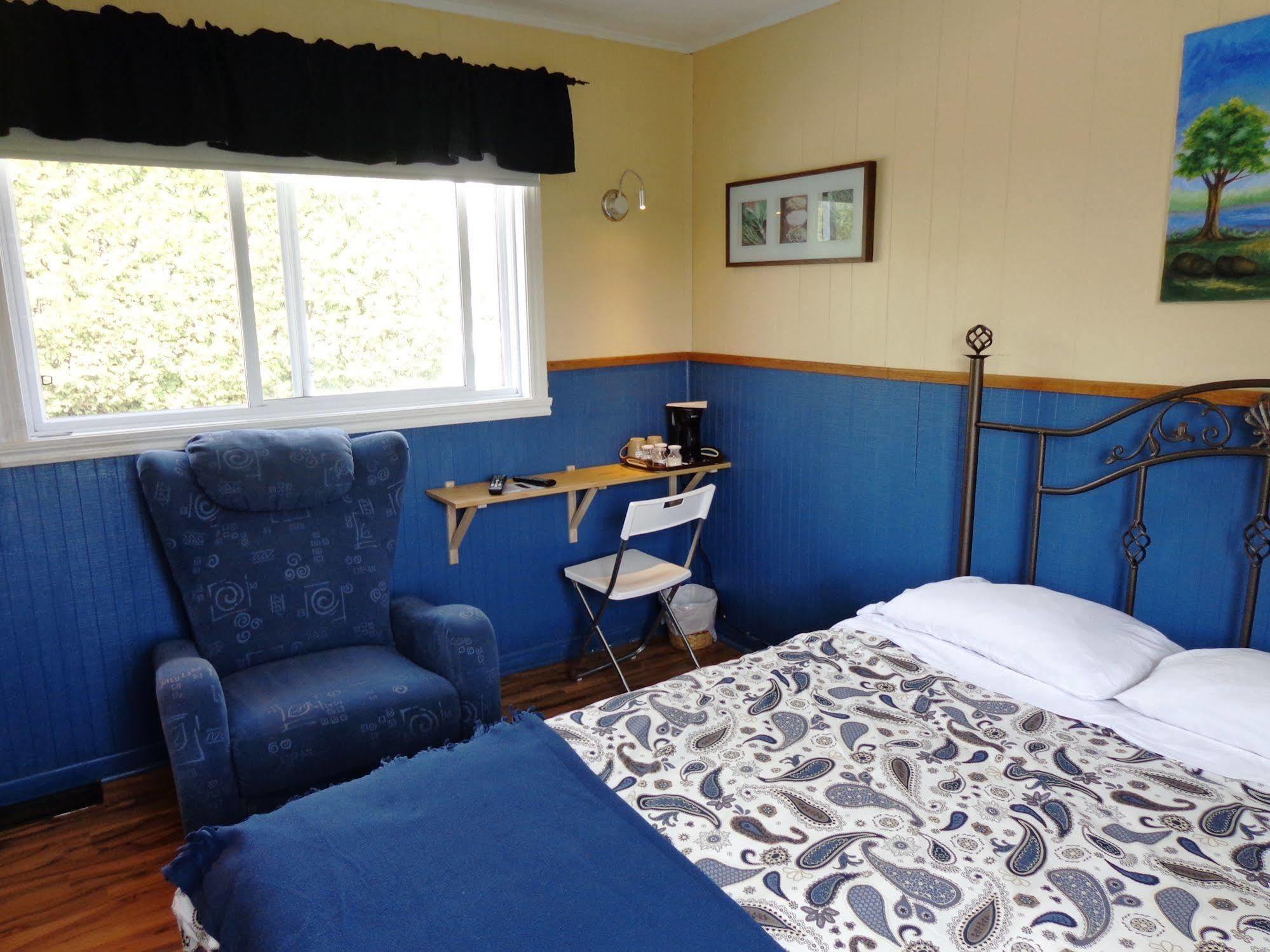 Motel Des Deux Lacs Waterloo Eksteriør bilde