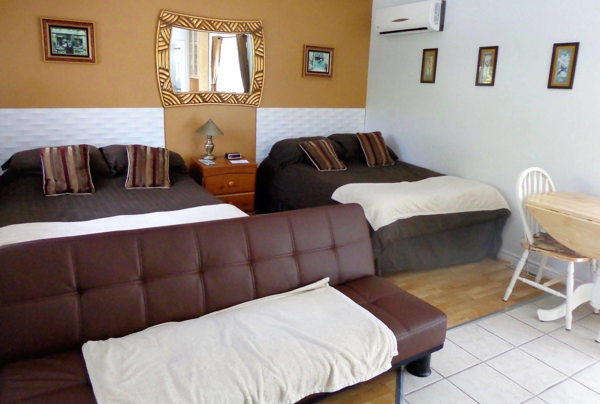 Motel Des Deux Lacs Waterloo Eksteriør bilde